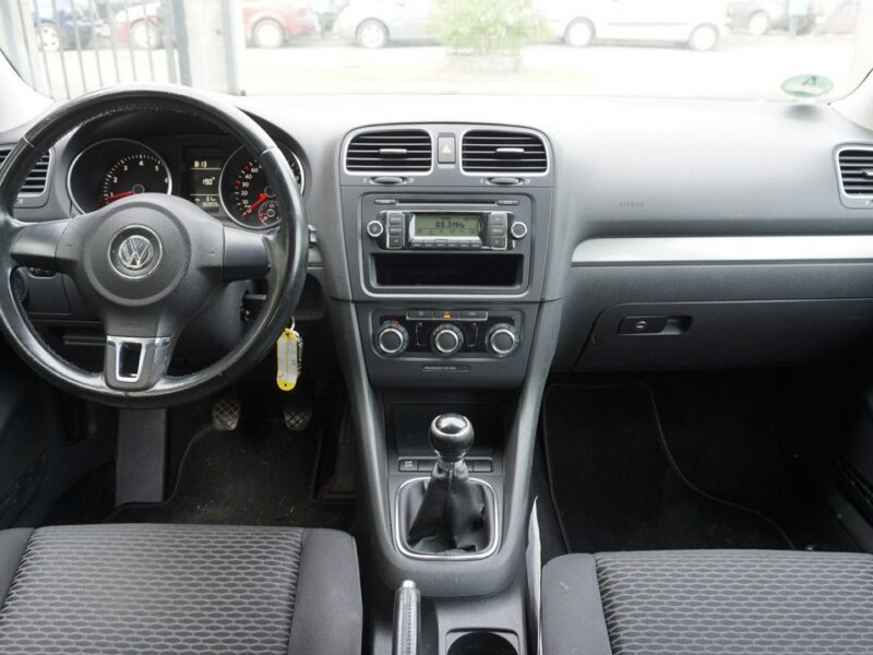 Volkswagen Golf z Niemiec zarejestrowany . Gwarancja VI (2008-2012)