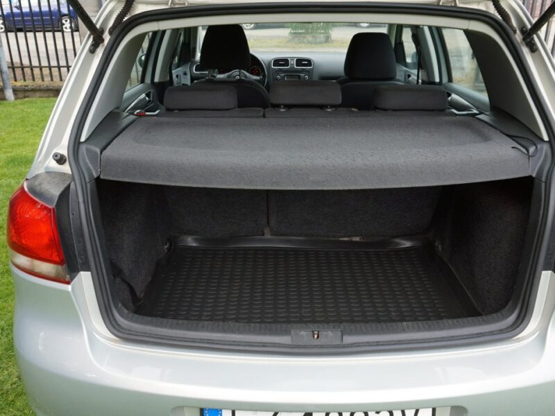 Volkswagen Golf z Niemiec zarejestrowany . Gwarancja VI (2008-2012)