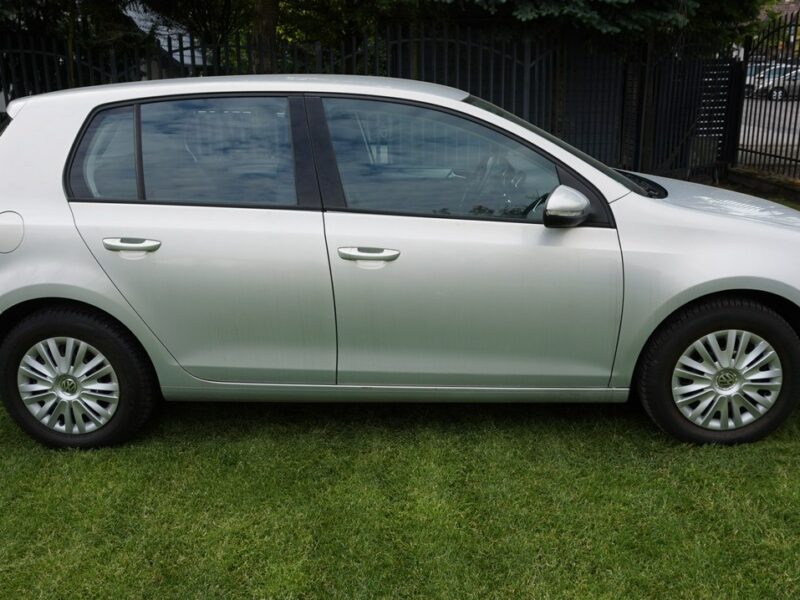 Volkswagen Golf z Niemiec zarejestrowany . Gwarancja VI (2008-2012)