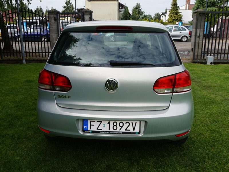 Volkswagen Golf z Niemiec zarejestrowany . Gwarancja VI (2008-2012)