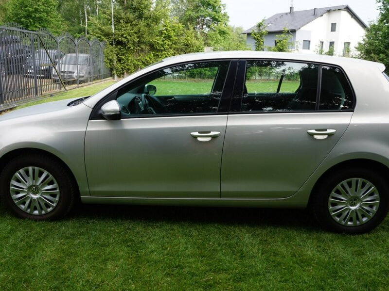 Volkswagen Golf z Niemiec zarejestrowany . Gwarancja VI (2008-2012)