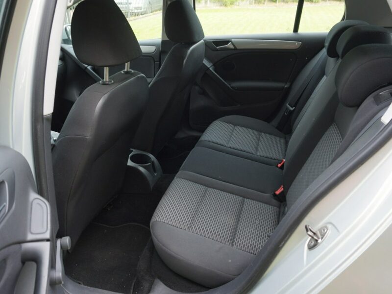 Volkswagen Golf z Niemiec zarejestrowany . Gwarancja VI (2008-2012)