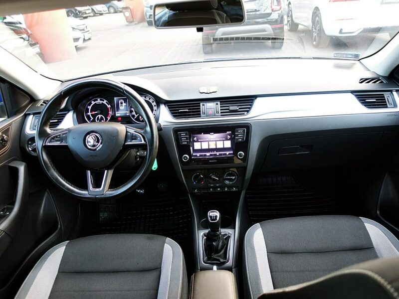 Škoda RAPID LED+PODGRZEWANE Fotele+Parktronik 3Lata GWARANCJA 1wł Kraj Bezwypad