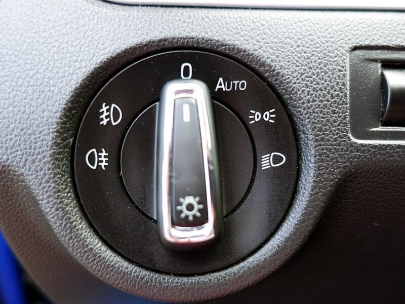 Škoda RAPID LED+PODGRZEWANE Fotele+Parktronik 3Lata GWARANCJA 1wł Kraj Bezwypad