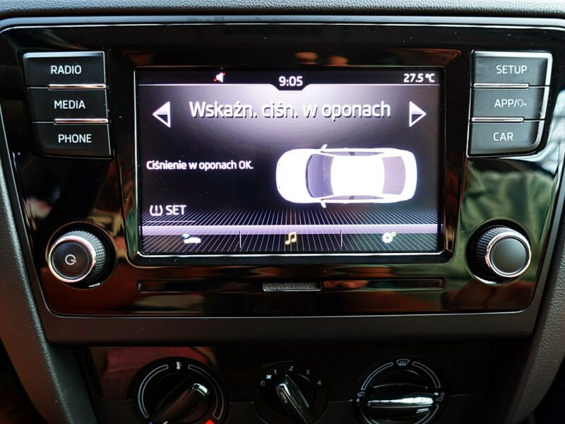 Škoda RAPID LED+PODGRZEWANE Fotele+Parktronik 3Lata GWARANCJA 1wł Kraj Bezwypad
