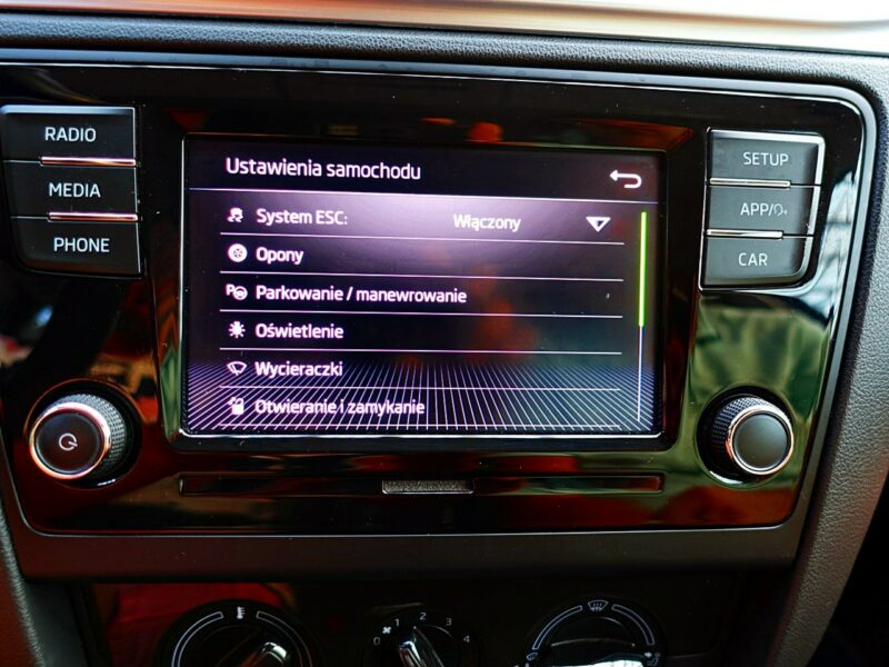 Škoda RAPID LED+PODGRZEWANE Fotele+Parktronik 3Lata GWARANCJA 1wł Kraj Bezwypad