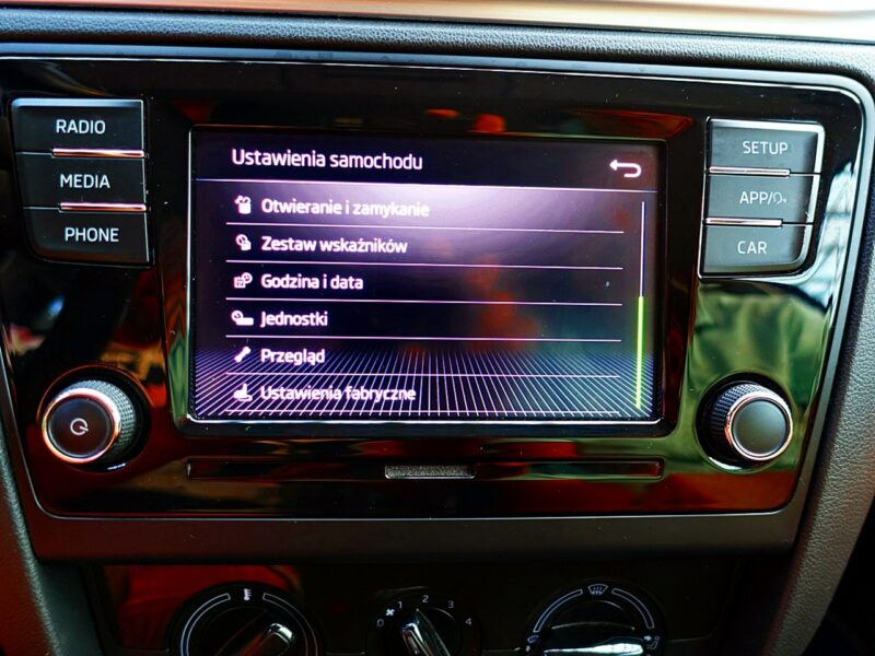 Škoda RAPID LED+PODGRZEWANE Fotele+Parktronik 3Lata GWARANCJA 1wł Kraj Bezwypad