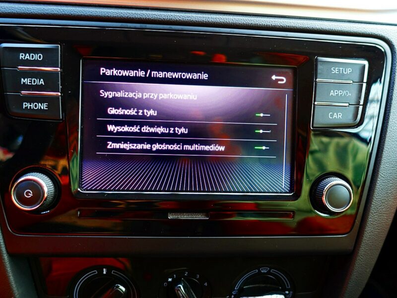 Škoda RAPID LED+PODGRZEWANE Fotele+Parktronik 3Lata GWARANCJA 1wł Kraj Bezwypad