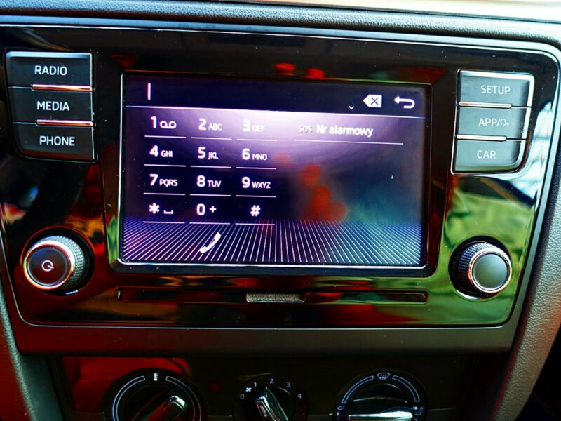 Škoda RAPID LED+PODGRZEWANE Fotele+Parktronik 3Lata GWARANCJA 1wł Kraj Bezwypad
