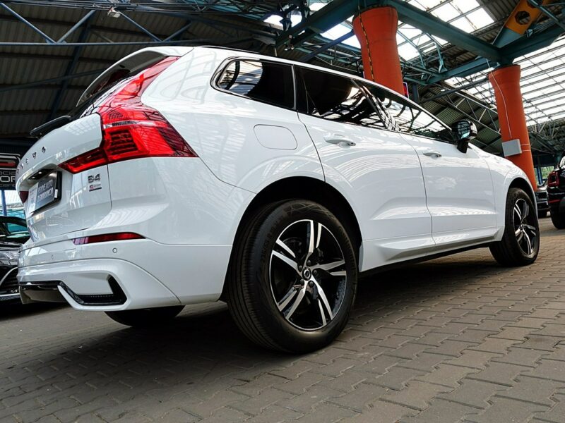 Volvo XC 60 R-DESING+Skóra+Harman/Kardon+NAVI 1WŁ KRAJ 3Lata GWARANCJA Bezwyp F23% II (2017-)