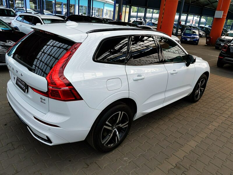 Volvo XC 60 R-DESING+Skóra+Harman/Kardon+NAVI 1WŁ KRAJ 3Lata GWARANCJA Bezwyp F23% II (2017-)