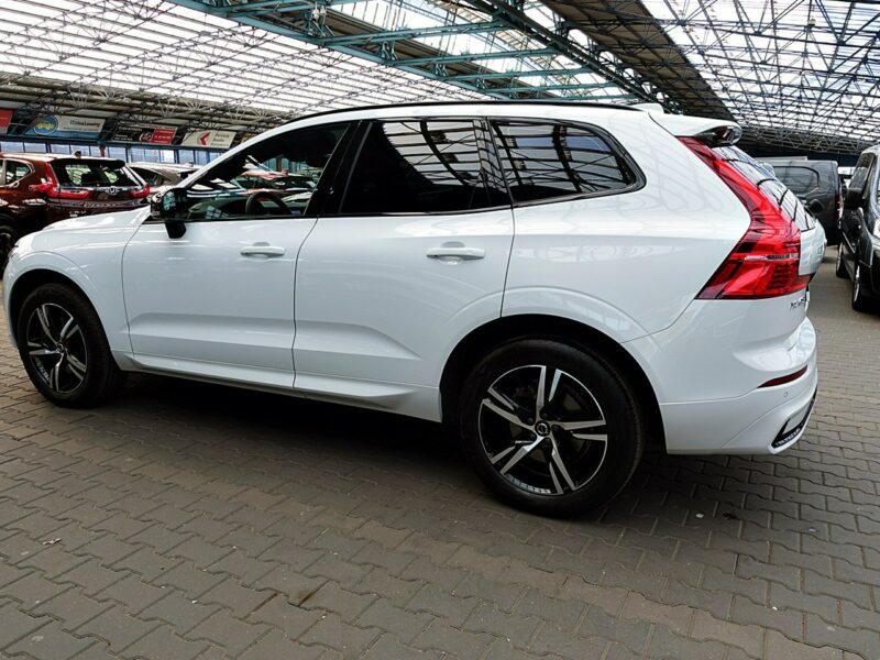 Volvo XC 60 R-DESING+Skóra+Harman/Kardon+NAVI 1WŁ KRAJ 3Lata GWARANCJA Bezwyp F23% II (2017-)