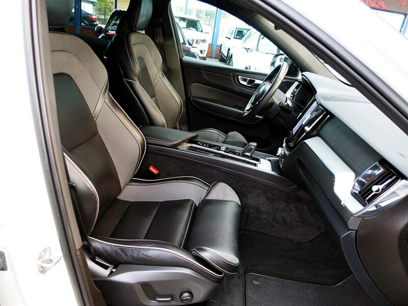 Volvo XC 60 R-DESING+Skóra+Harman/Kardon+NAVI 1WŁ KRAJ 3Lata GWARANCJA Bezwyp F23% II (2017-)
