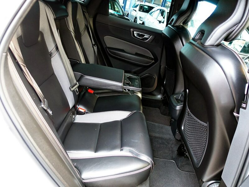 Volvo XC 60 R-DESING+Skóra+Harman/Kardon+NAVI 1WŁ KRAJ 3Lata GWARANCJA Bezwyp F23% II (2017-)