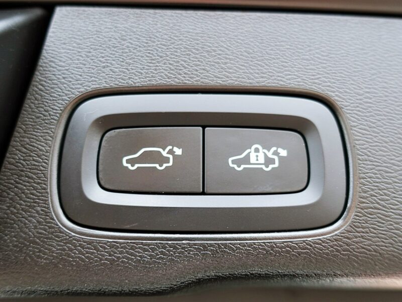 Volvo XC 60 R-DESING+Skóra+Harman/Kardon+NAVI 1WŁ KRAJ 3Lata GWARANCJA Bezwyp F23% II (2017-)