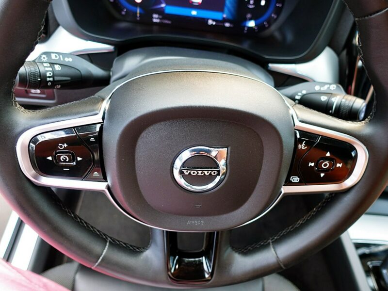 Volvo XC 60 R-DESING+Skóra+Harman/Kardon+NAVI 1WŁ KRAJ 3Lata GWARANCJA Bezwyp F23% II (2017-)