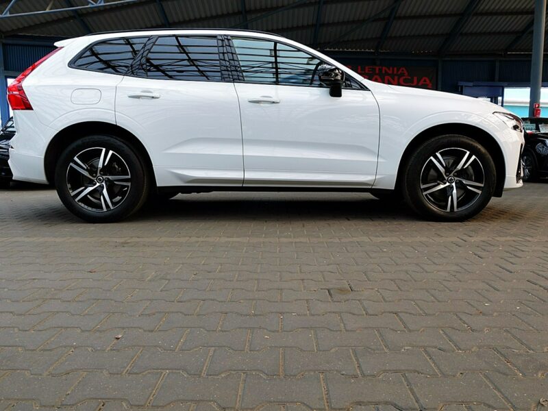 Volvo XC 60 R-DESING+Skóra+Harman/Kardon+NAVI 1WŁ KRAJ 3Lata GWARANCJA Bezwyp F23% II (2017-)