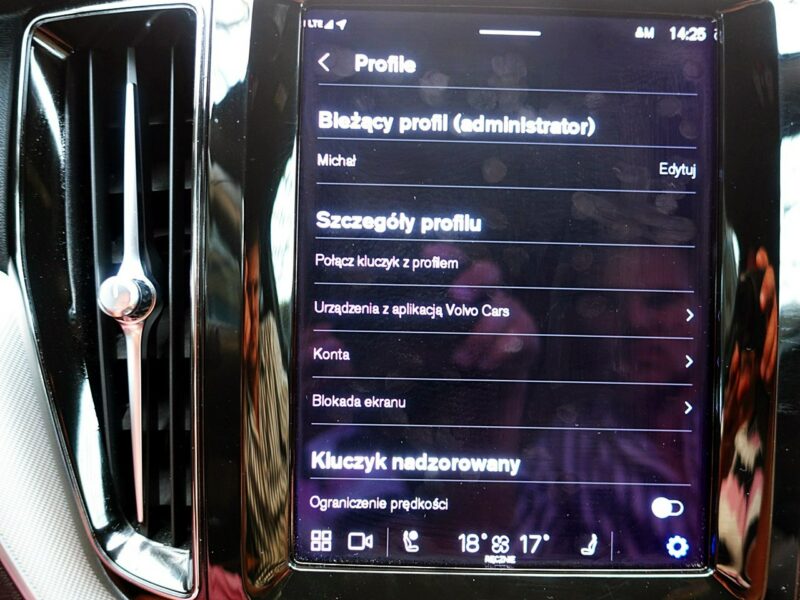 Volvo XC 60 R-DESING+Skóra+Harman/Kardon+NAVI 1WŁ KRAJ 3Lata GWARANCJA Bezwyp F23% II (2017-)