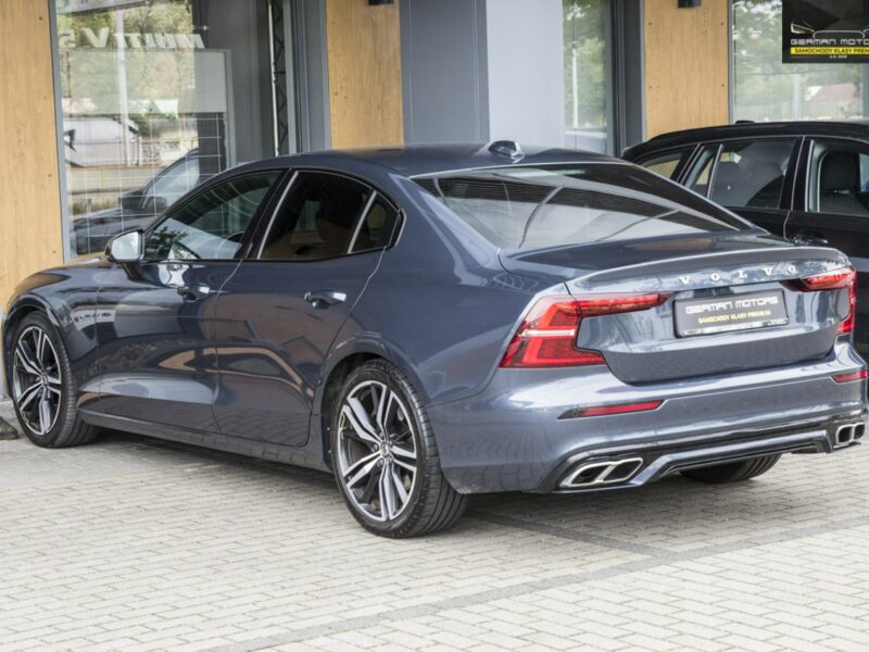 Volvo S60 R-design / LEDY/ Line Assist / Podgrzewana kierow / Gwarancja / FV23% III (2018-)