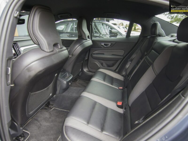 Volvo S60 R-design / LEDY/ Line Assist / Podgrzewana kierow / Gwarancja / FV23% III (2018-)