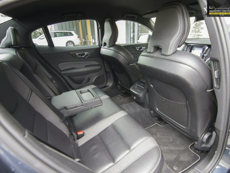 Volvo S60 R-design / LEDY/ Line Assist / Podgrzewana kierow / Gwarancja / FV23% III (2018-)
