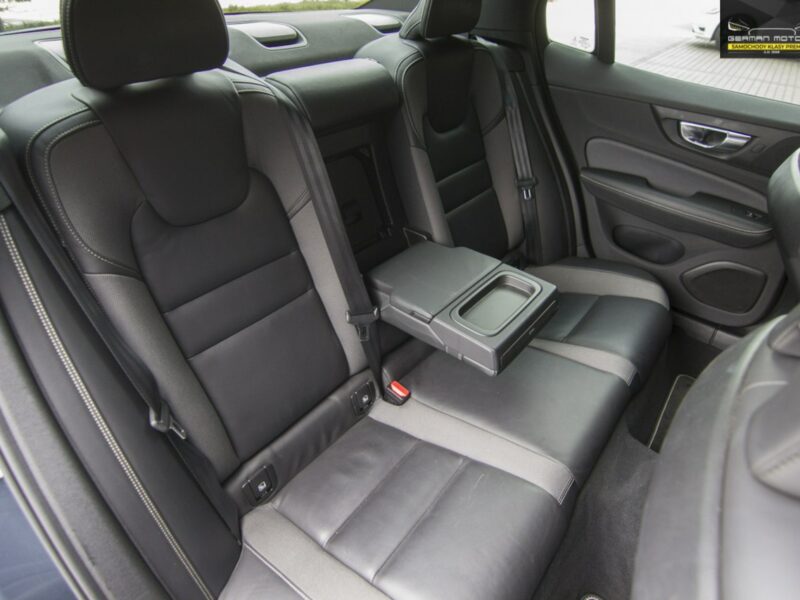 Volvo S60 R-design / LEDY/ Line Assist / Podgrzewana kierow / Gwarancja / FV23% III (2018-)
