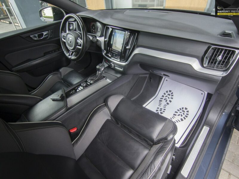 Volvo S60 R-design / LEDY/ Line Assist / Podgrzewana kierow / Gwarancja / FV23% III (2018-)