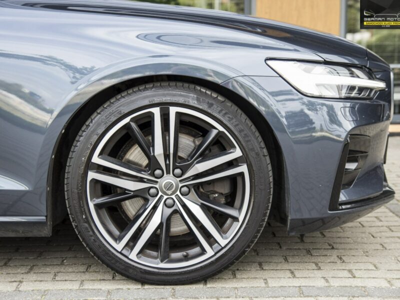 Volvo S60 R-design / LEDY/ Line Assist / Podgrzewana kierow / Gwarancja / FV23% III (2018-)