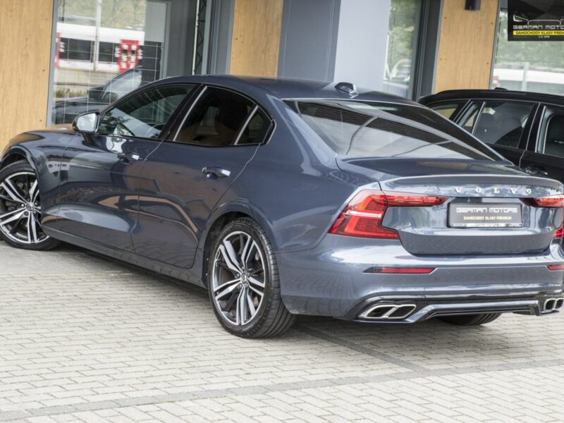 Volvo S60 R-design / LEDY/ Line Assist / Podgrzewana kierow / Gwarancja / FV23% III (2018-)