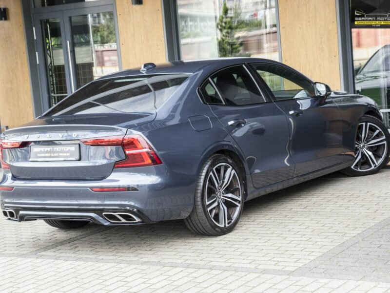 Volvo S60 R-design / LEDY/ Line Assist / Podgrzewana kierow / Gwarancja / FV23% III (2018-)