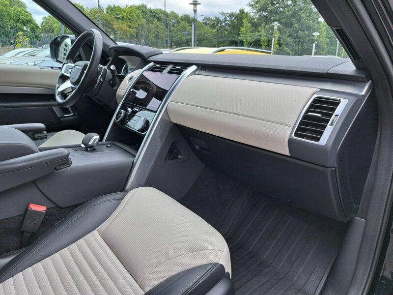 Land Rover Discovery MY23.5 3.0D I6 249 KM AWD Auto / R-Dynamic S / 7-os. / SalonPL / FV23% V (2017-)