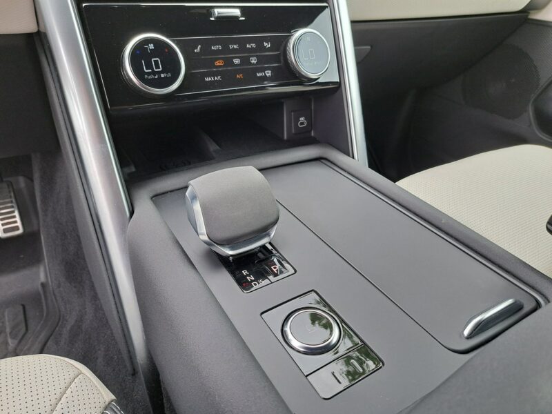 Land Rover Discovery MY23.5 3.0D I6 249 KM AWD Auto / R-Dynamic S / 7-os. / SalonPL / FV23% V (2017-)