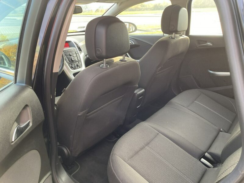 Opel Astra Opel Astra Zarejestrowany Klimatronic dwustrefowy J (2009-2019)