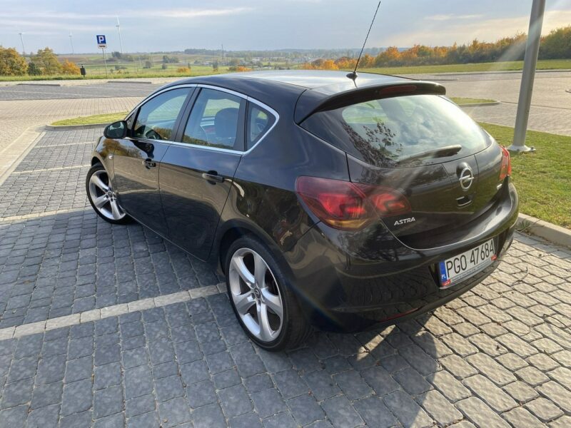 Opel Astra Opel Astra Zarejestrowany Klimatronic dwustrefowy J (2009-2019)