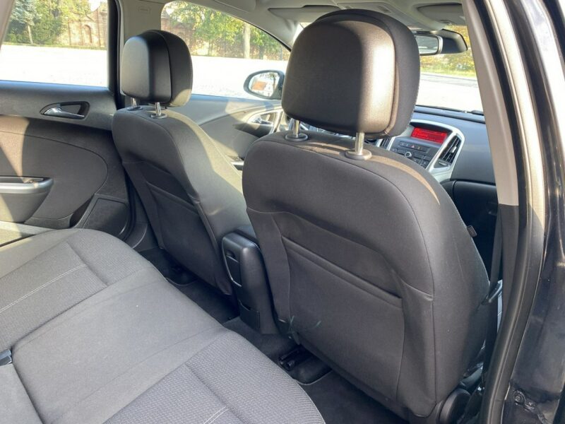 Opel Astra Opel Astra Zarejestrowany Klimatronic dwustrefowy J (2009-2019)