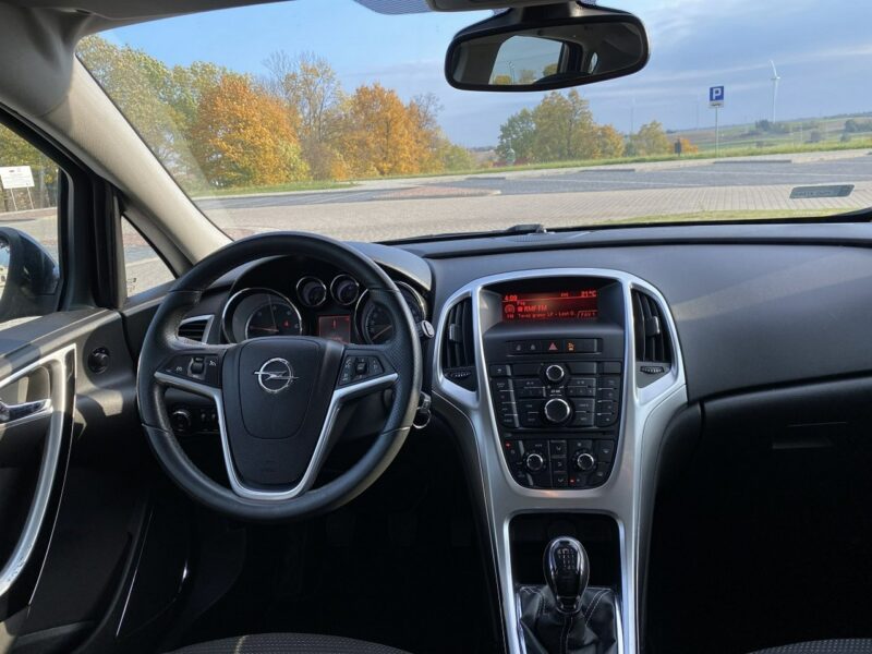 Opel Astra Opel Astra Zarejestrowany Klimatronic dwustrefowy J (2009-2019)