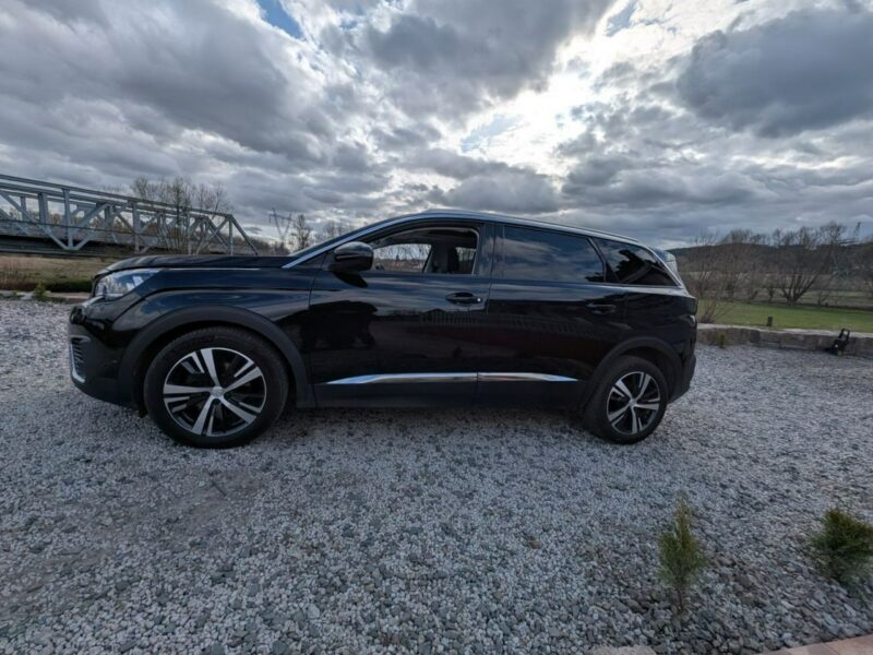 Peugeot 5008 Roczna Gwarancja, Zarejestrowany, 7 osobowy II (2017-)