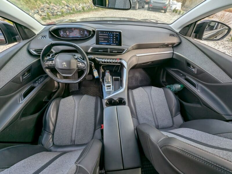 Peugeot 5008 Roczna Gwarancja, Zarejestrowany, 7 osobowy II (2017-)