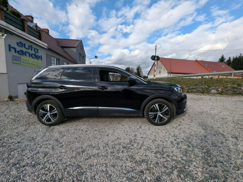 Peugeot 5008 Roczna Gwarancja, Zarejestrowany, 7 osobowy II (2017-)