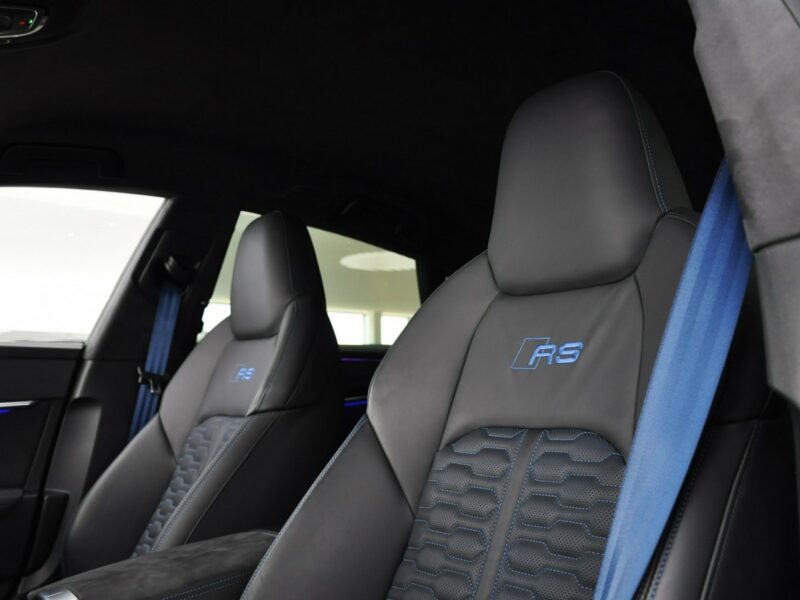 Audi RS7 Cena katalogowa nowego 947 tyś. zł. Ceramika Lasery B&O Kamery