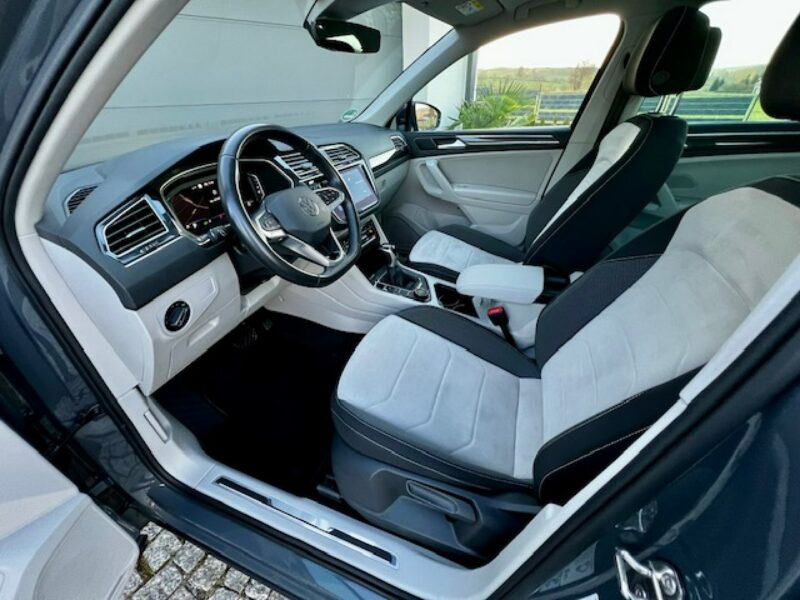 Volkswagen Tiguan 4MOTION, 200PS, VIRTUAL TACHO, EL. SZYBER DACH, MEGA ŚRODEK II (2016-2024)