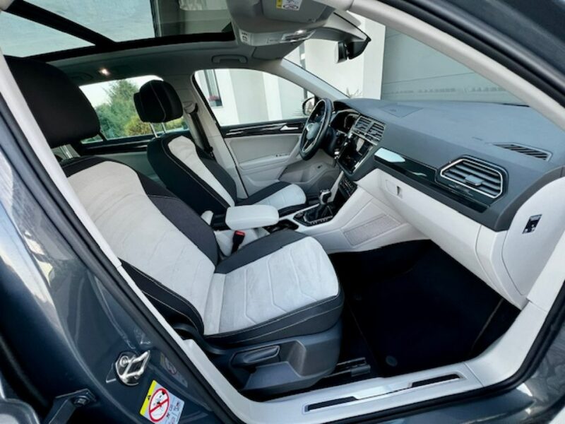 Volkswagen Tiguan 4MOTION, 200PS, VIRTUAL TACHO, EL. SZYBER DACH, MEGA ŚRODEK II (2016-2024)