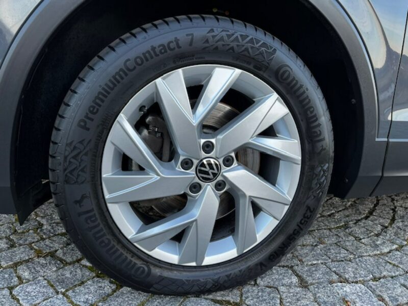 Volkswagen Tiguan 4MOTION, 200PS, VIRTUAL TACHO, EL. SZYBER DACH, MEGA ŚRODEK II (2016-2024)