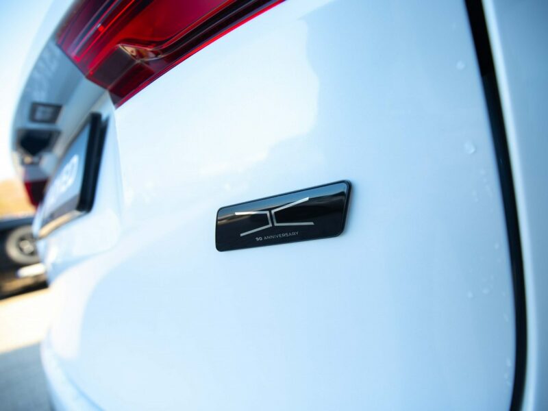 Jaguar F-PACE MY25.5 2.0D I4 204 KM AWD R-Dynamic SE OstuniWhite JLR Marvel Łódź