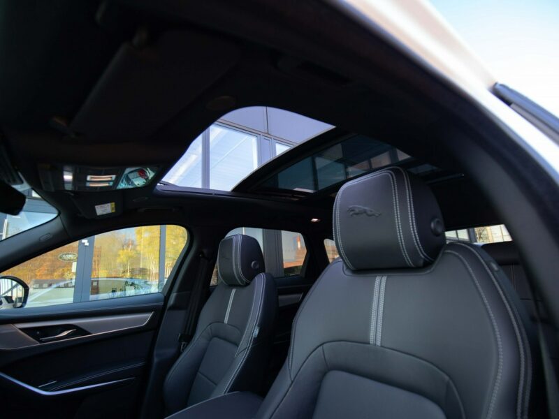 Jaguar F-PACE MY25.5 2.0D I4 204 KM AWD R-Dynamic SE OstuniWhite JLR Marvel Łódź