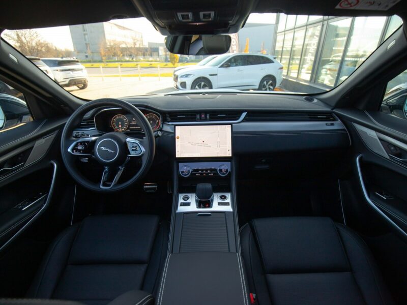 Jaguar F-PACE MY25.5 2.0D I4 204 KM AWD R-Dynamic SE OstuniWhite JLR Marvel Łódź