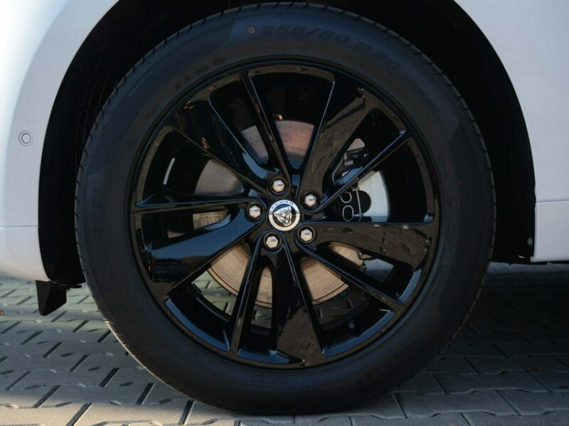 Jaguar F-PACE MY25.5 2.0D I4 204 KM AWD R-Dynamic SE OstuniWhite JLR Marvel Łódź