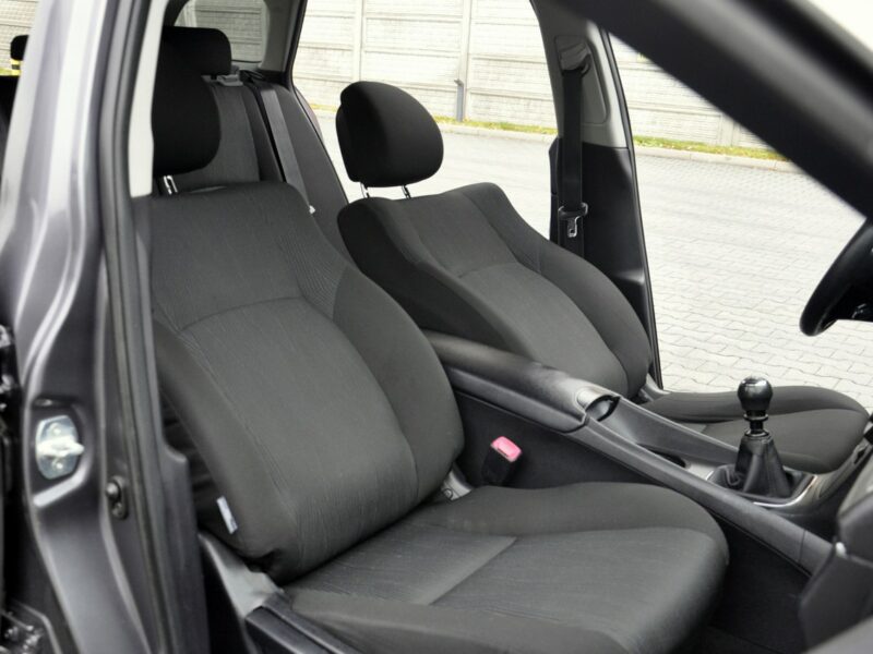 Toyota Avensis 1,6VVTi 132KM Soll/Alufelgi/Parktronic/Zadbany/Model2011 III (2009-)