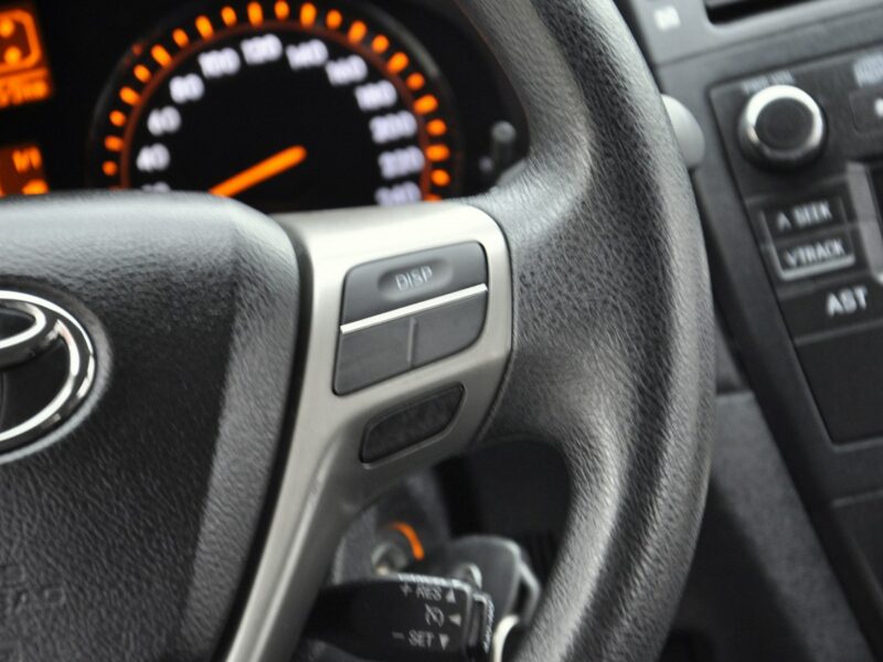 Toyota Avensis 1,6VVTi 132KM Soll/Alufelgi/Parktronic/Zadbany/Model2011 III (2009-)