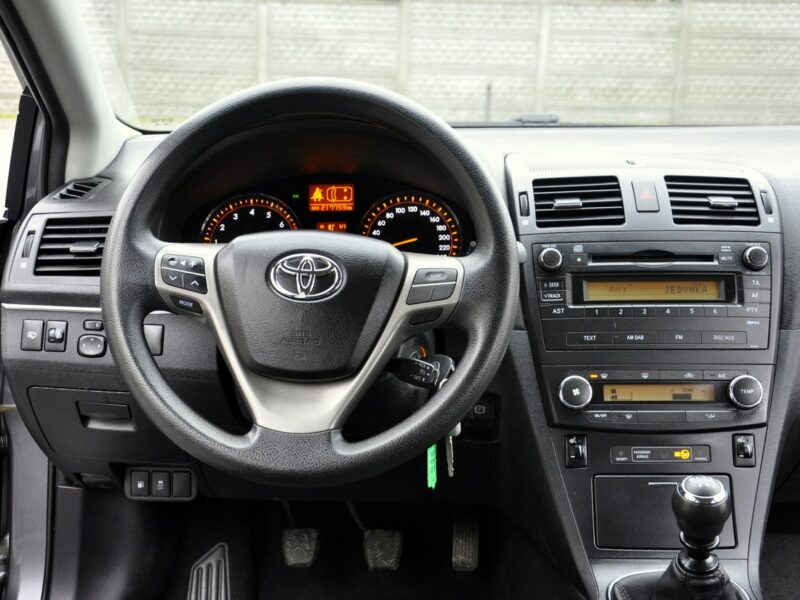 Toyota Avensis 1,6VVTi 132KM Soll/Alufelgi/Parktronic/Zadbany/Model2011 III (2009-)